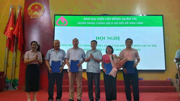 HỘI NGHỊ CÔNG BỐ QUYẾT ĐỊNH THÀNH LẬP BAN ĐẠI DIỆN HĐQT NGÂN HÀNG CHÍNH SÁCH XÃ HỘI XÃ VẠN LINH VÀ TỔ CHỨC PHIÊN HỌP THỨ NHẤT NĂM 2026, ĐÁNH GIÁ KẾT QUẢ HOẠT ĐỘNG TÍN DỤNG CHÍNH SÁCH XÃ HỘI TRÊN ĐỊA BÀN XÃ QUÝ I /, PHƯƠNG HƯỚNG NHIỆM VỤ QUÝ II / 2026